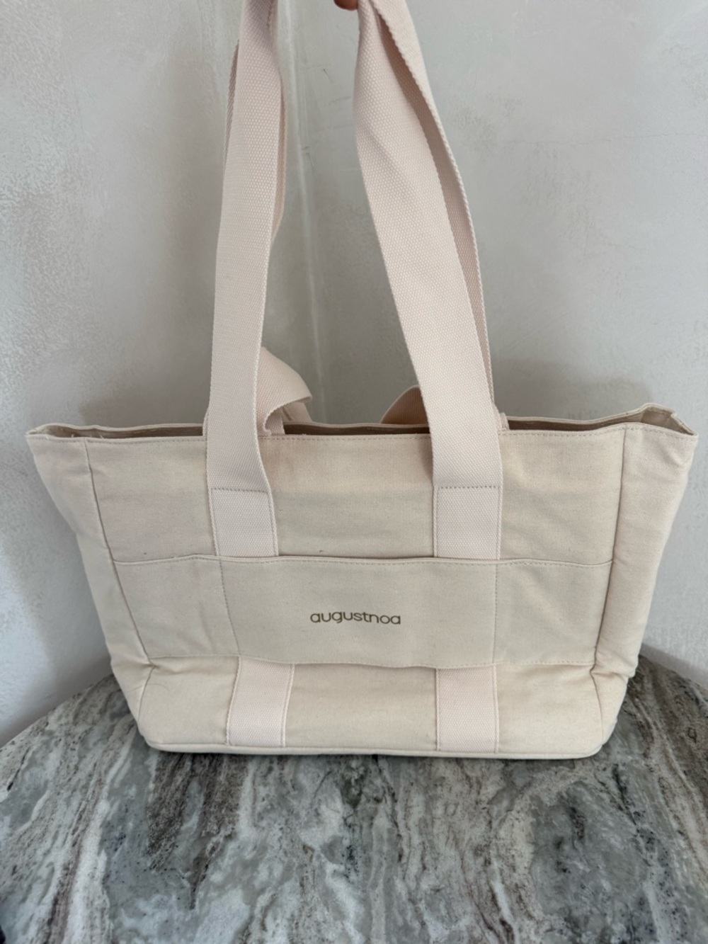 AUGUSTNOA | Everyday Tote Bag - Picture 4 of 11